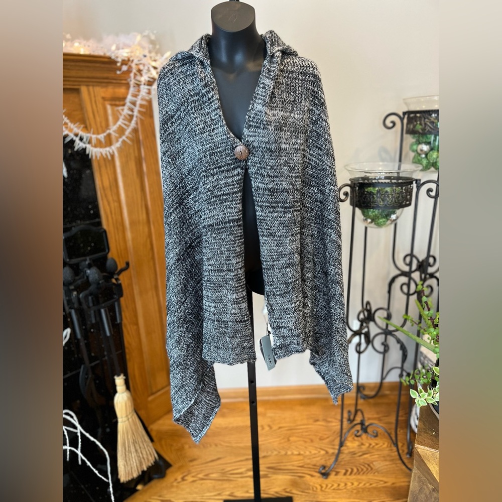 Brand new lizard thicket lightweight poncho/cape